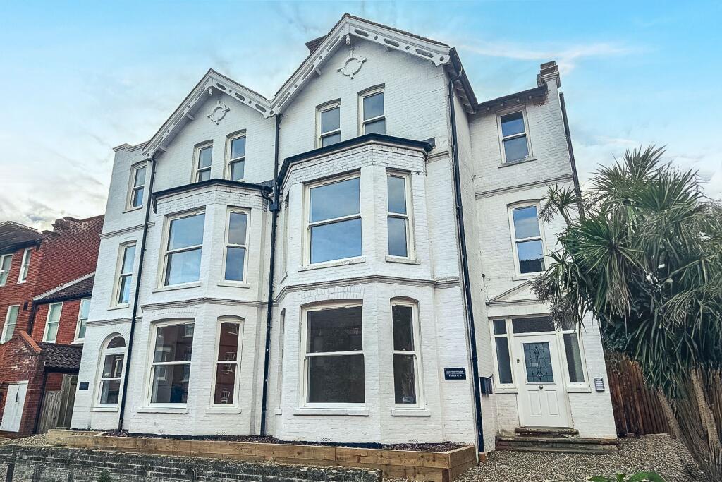 2 bed Apartment for rent in Cromer. From Sowerbys - Dereham