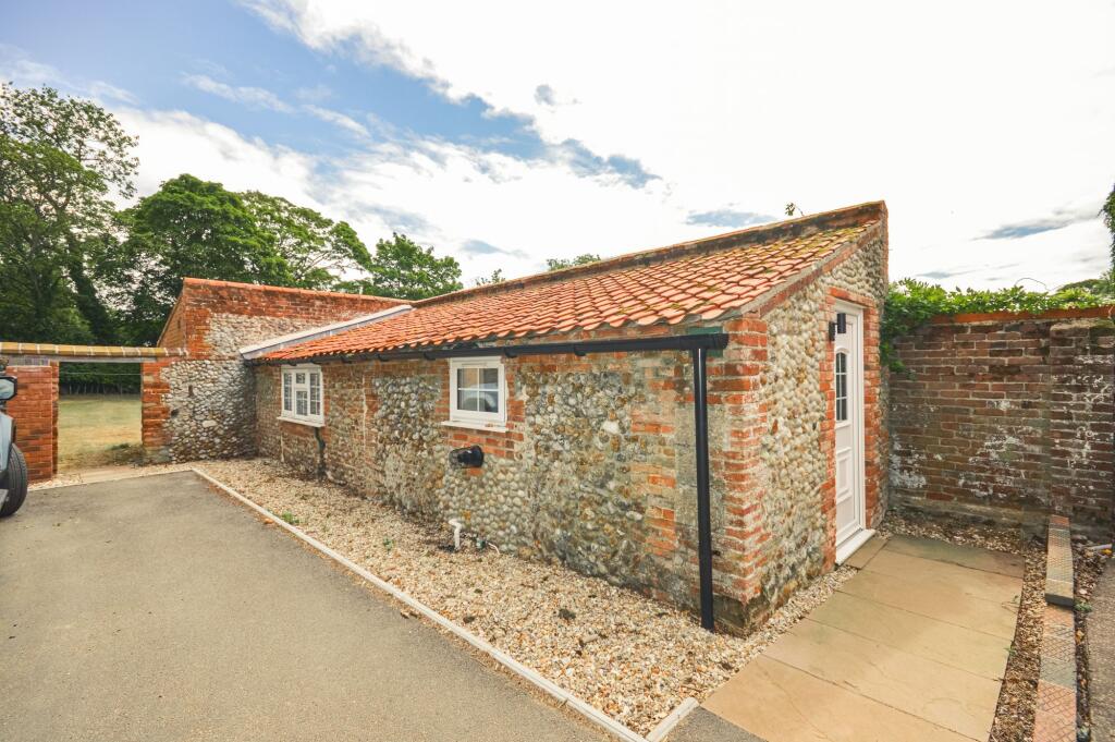 1 bed Detached for rent in Whissonsett. From Sowerbys - Dereham