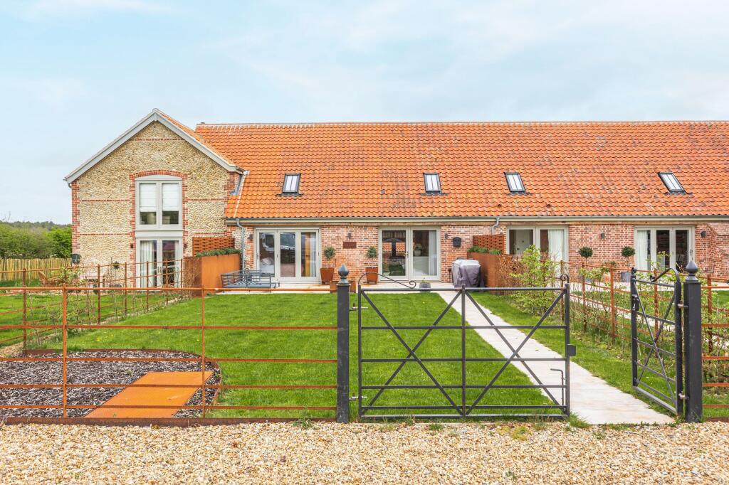 3 bed Mid Terraced House for rent in Alby Hill. From Sowerbys - Dereham 3 bed Mid Terraced House for rent in Alby Hill. From Sowerbys - Dereham