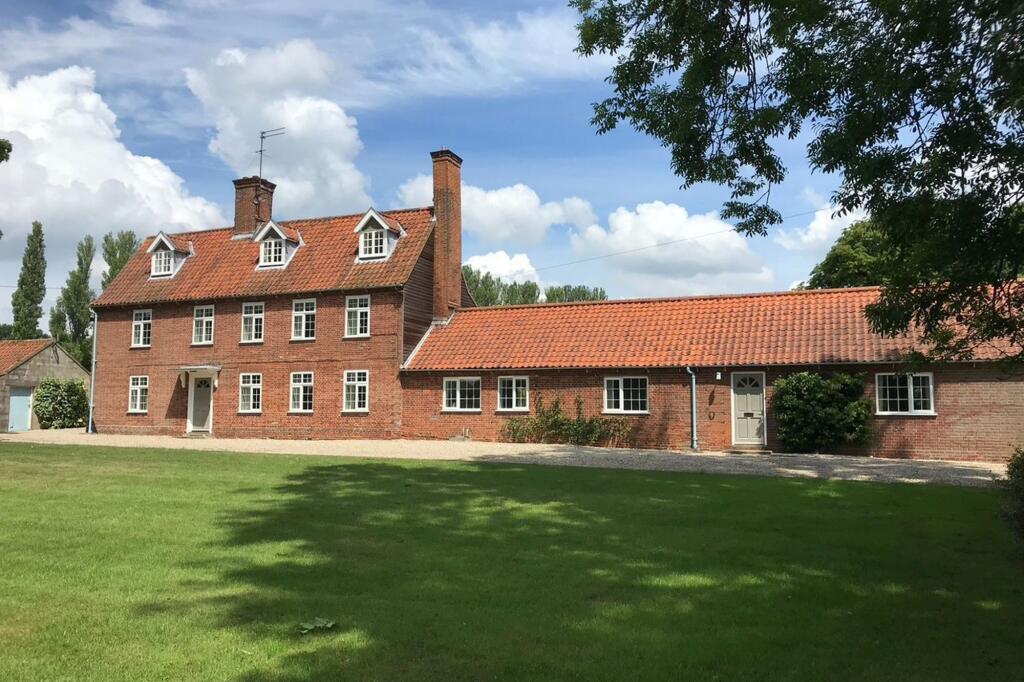 5 bed Detached for rent in Bradenham. From Sowerbys - Dereham 5 bed Detached for rent in Bradenham. From Sowerbys - Dereham