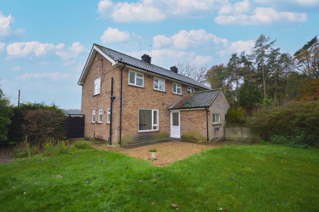 3 bed Cottage for rent in South Pickenham. From Sowerbys - Watton
