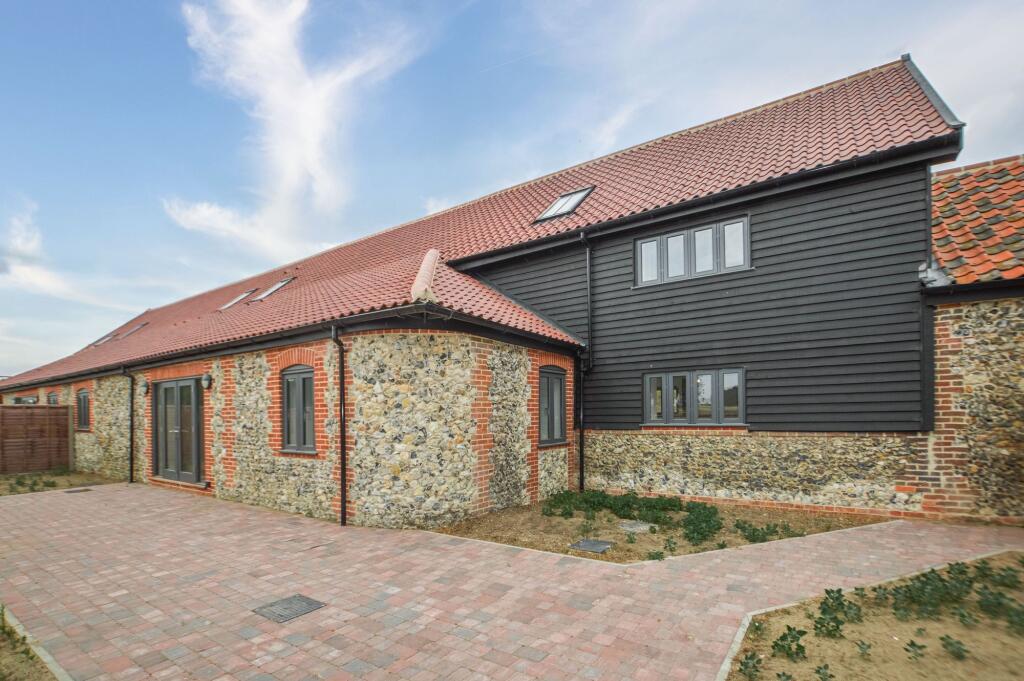 5 bed Barn Conversion for rent in Hopton. From Sowerbys - Watton 5 bed Barn Conversion for rent in Hopton. From Sowerbys - Watton