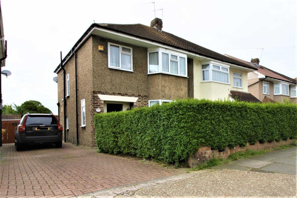 3 bed Semi-Detached House for rent in Ruislip. From Robert Cooper and Co