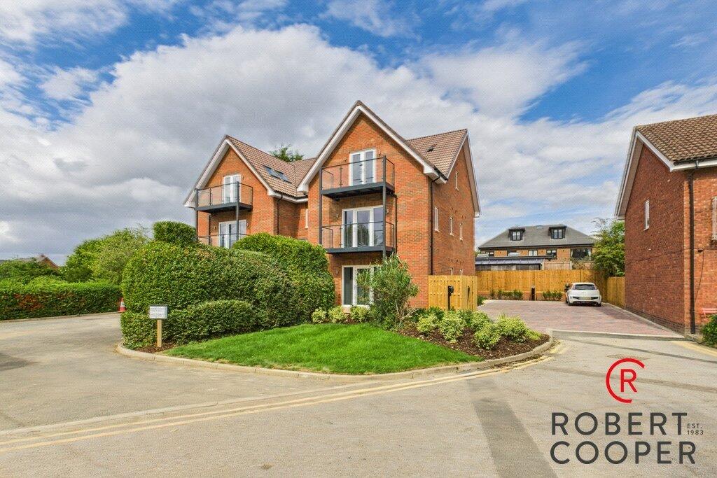 2 bed Apartment for rent in Uxbridge. From Robert Cooper and Co