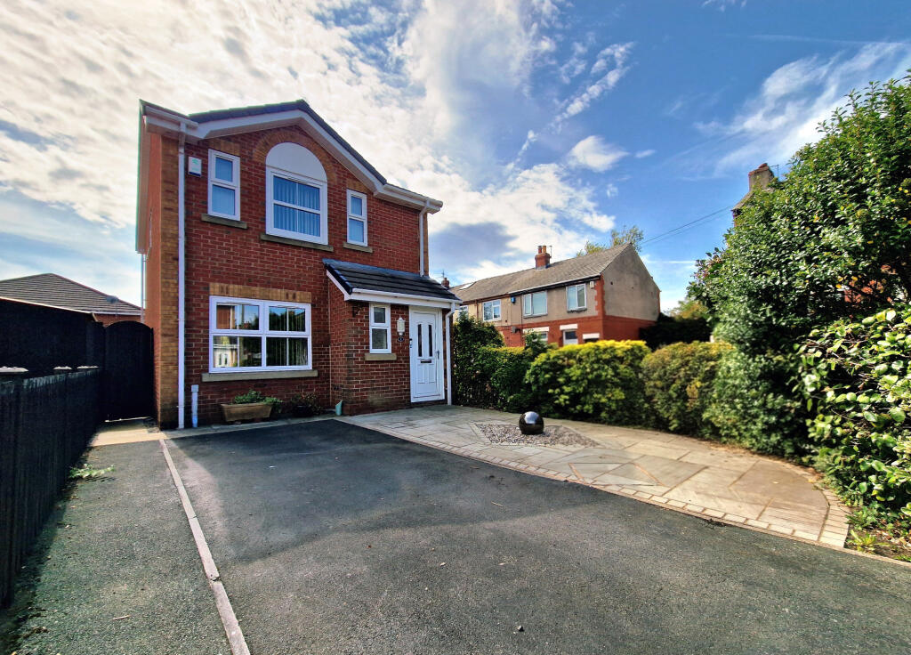 3 bed Detached for rent in Fulwood. From Dewhurst Homes - Fulwood