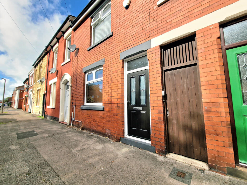 2 bed Mid Terraced House for rent in Fulwood. From Dewhurst Homes - Fulwood