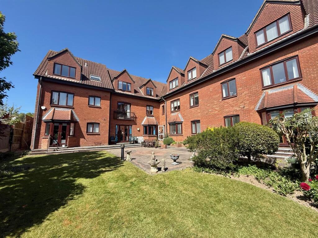 1 bed House (unspecified) for rent in Brentwood. From Meacock & Jones - Shenfield