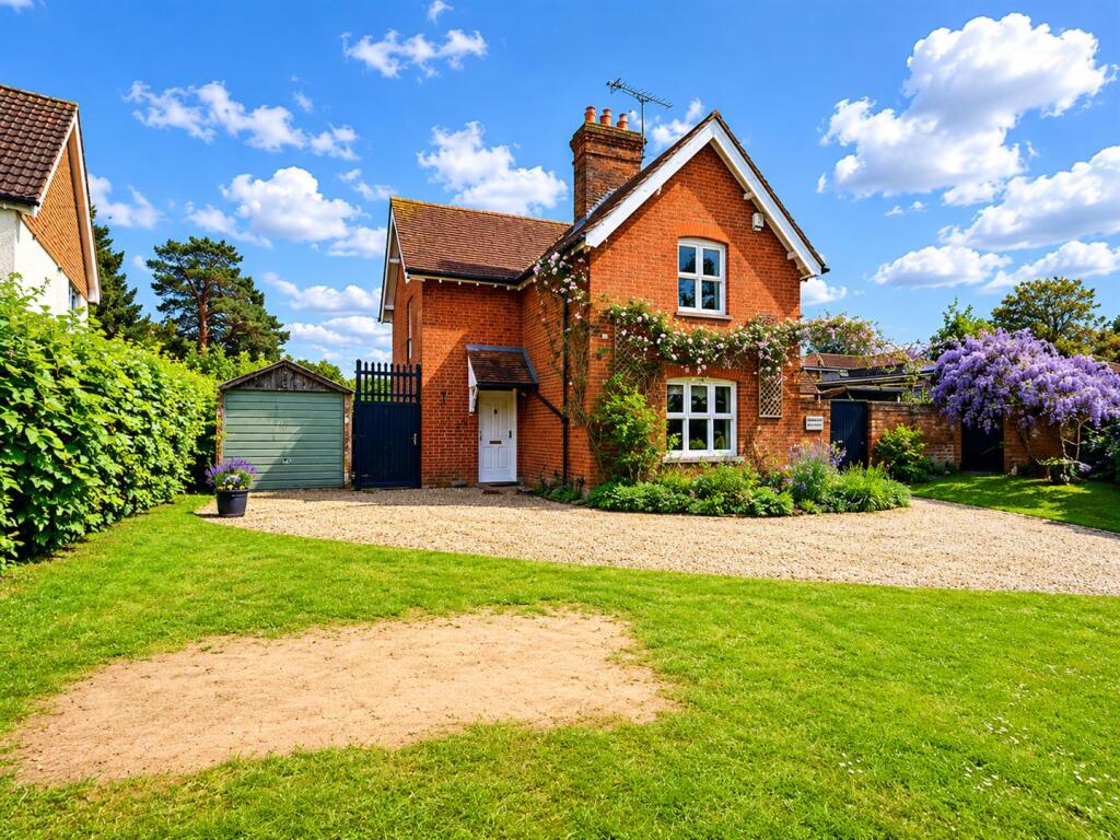 3 bed Detached for rent in Brentwood. From Meacock & Jones - Shenfield