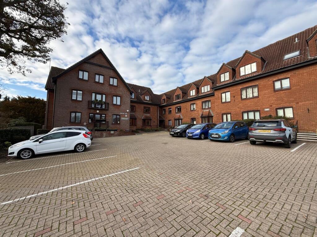 1 bed House (unspecified) for rent in Brentwood. From Meacock & Jones - Shenfield