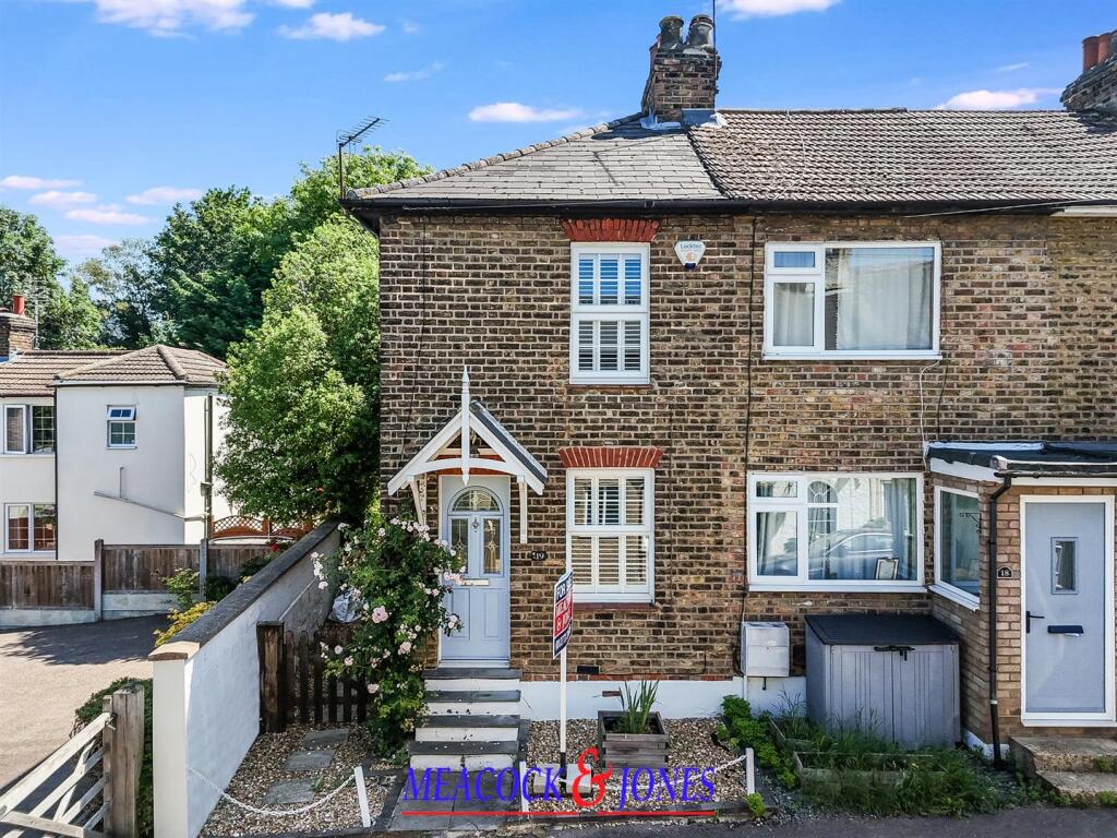 2 bed End of Terrace for rent in South Weald. From Meacock & Jones - Shenfield 2 bed End of Terrace for rent in South Weald. From Meacock & Jones - Shenfield