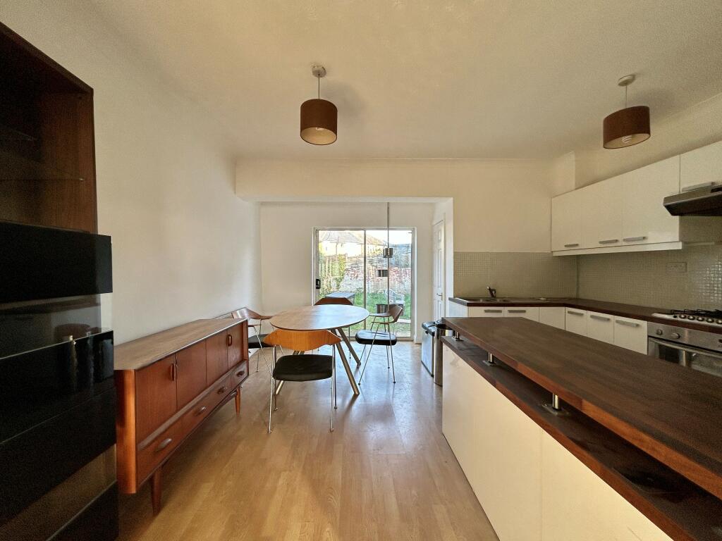 2 bed Detached House for rent in Walthamstow. From Bairstow Eves Lettings - Walthamstow