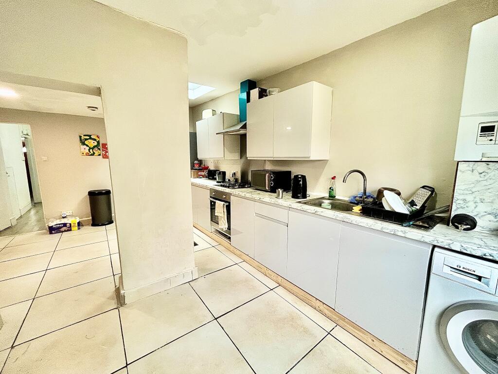 4 bed Detached for rent in West Ham. From Bairstow Eves Lettings - Walthamstow