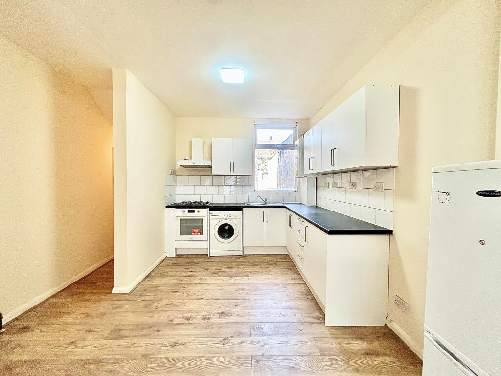 1 bed 1st Floor Flat for rent in East Ham. From Bairstow Eves Lettings - Walthamstow