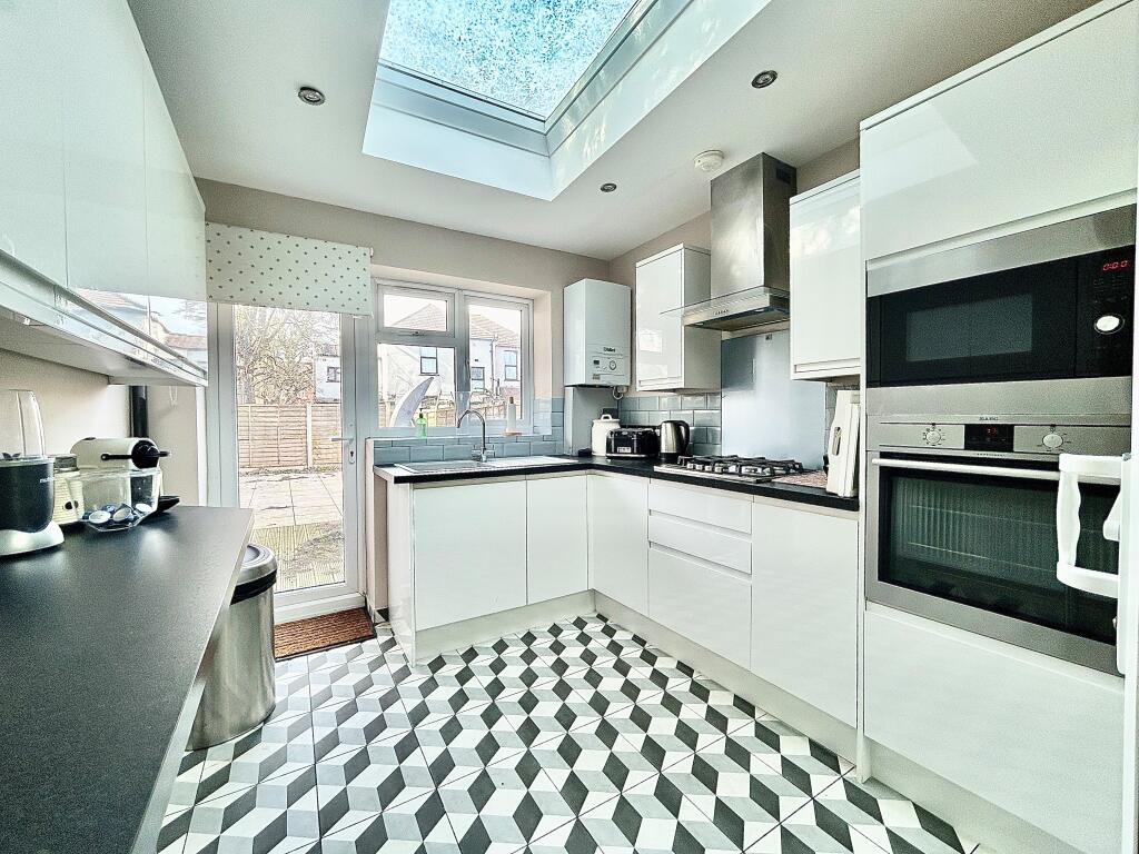 2 bed Detached for rent in Ilford. From Bairstow Eves Lettings - Walthamstow