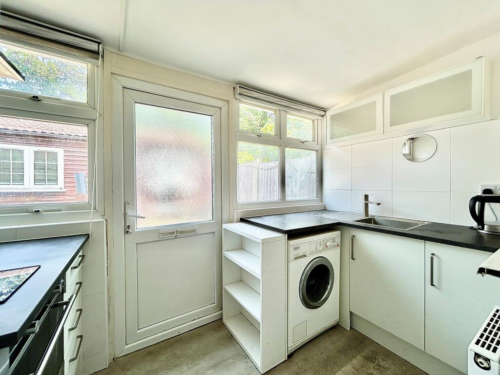 1 bed 1st Floor Flat for rent in Wanstead. From Bairstow Eves Lettings - Walthamstow