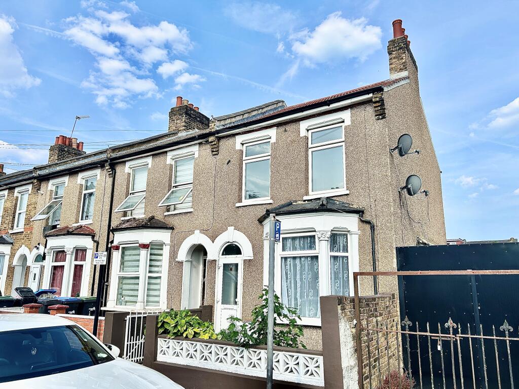 3 bed Detached for rent in Edmonton. From Bairstow Eves Lettings - Walthamstow 3 bed Detached for rent in Edmonton. From Bairstow Eves Lettings - Walthamstow