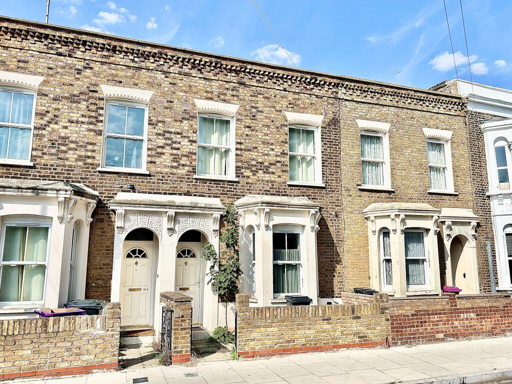 4 bed Detached for rent in Bow. From Bairstow Eves Lettings - Walthamstow 4 bed Detached for rent in Bow. From Bairstow Eves Lettings - Walthamstow