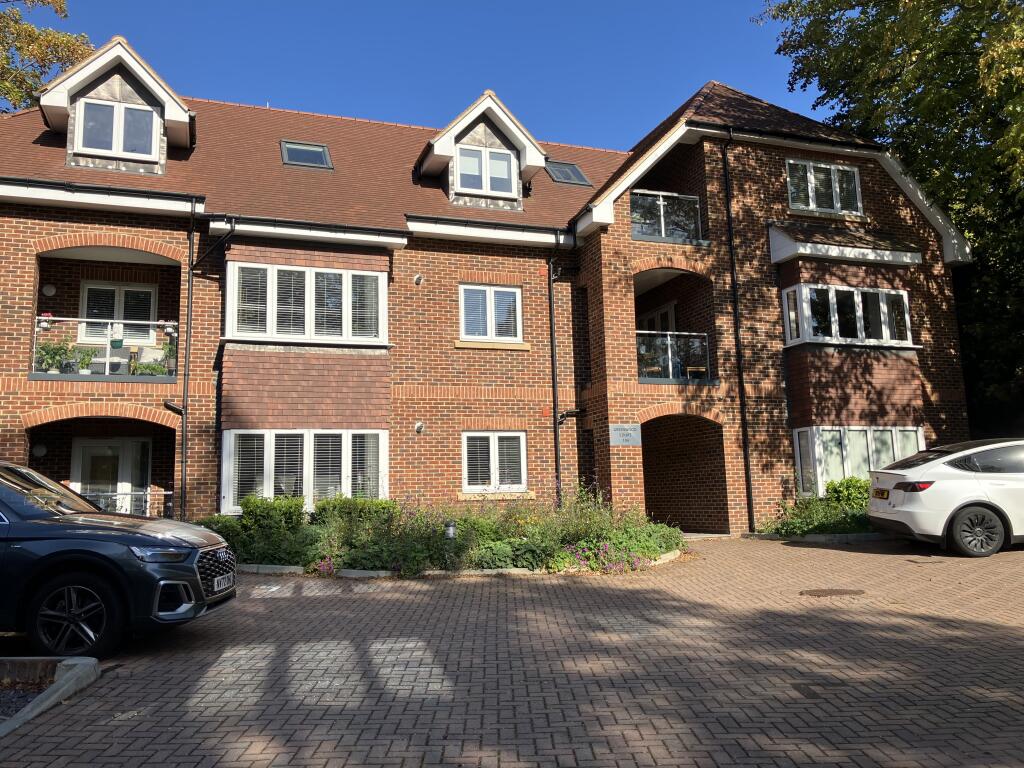 2 bed 1st Floor Flat for rent in Purley. From Bairstow Eves Lettings - Purley