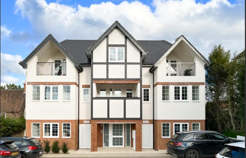 2 bed 1st Floor Flat for rent in . From Bairstow Eves Lettings - Purley