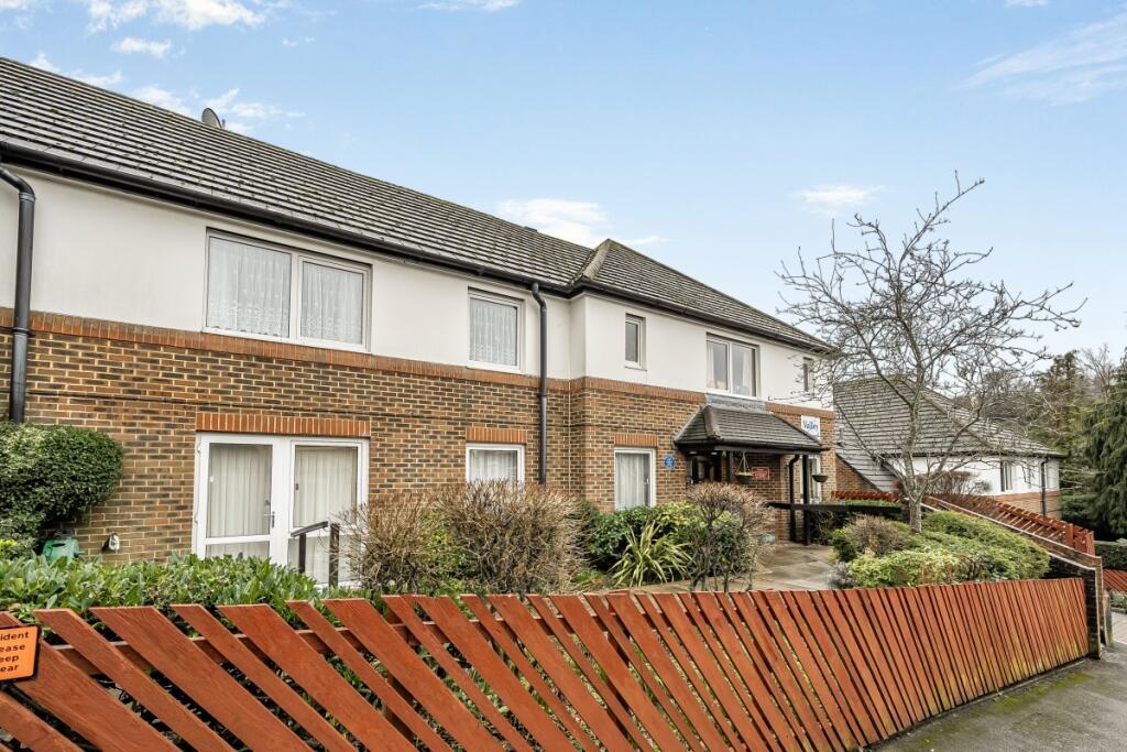 1 bed 1st Floor Flat for rent in Caterham. From Bairstow Eves Lettings - Purley