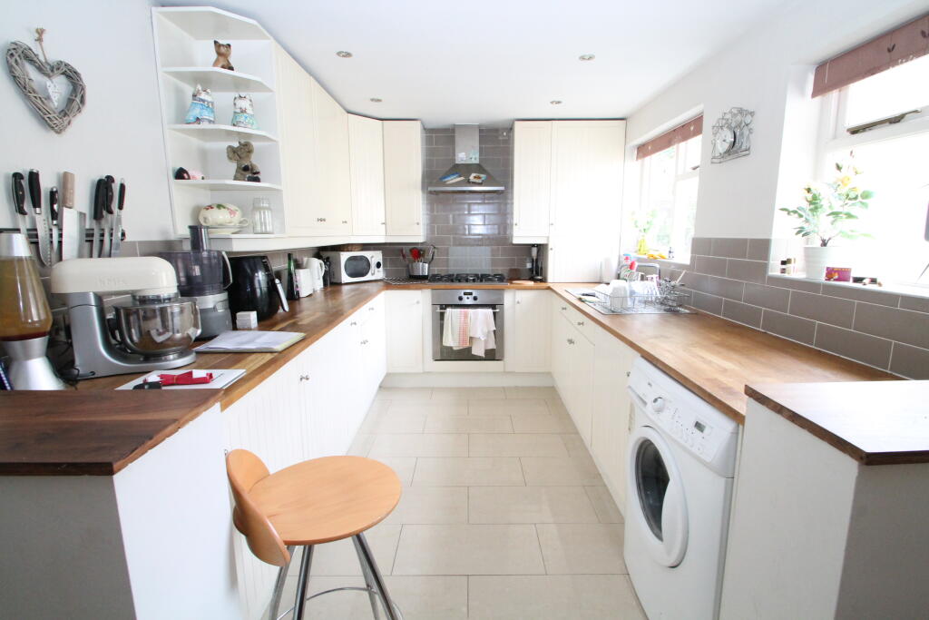 2 bed Annexe for rent in Purley. From Bairstow Eves Lettings - Purley