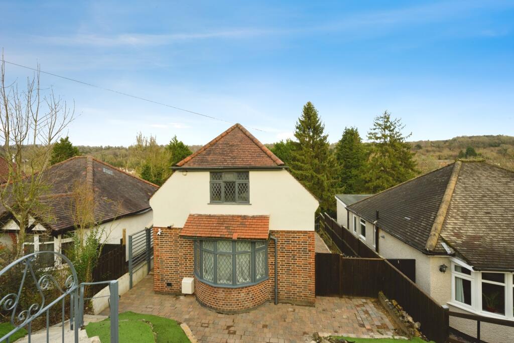 3 bed Detached for rent in Purley. From Bairstow Eves Lettings - Purley 3 bed Detached for rent in Purley. From Bairstow Eves Lettings - Purley