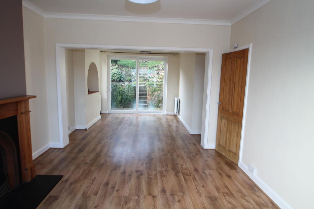 3 bed Detached for rent in Whyteleafe. From Bairstow Eves Lettings - Purley 3 bed Detached for rent in Whyteleafe. From Bairstow Eves Lettings - Purley
