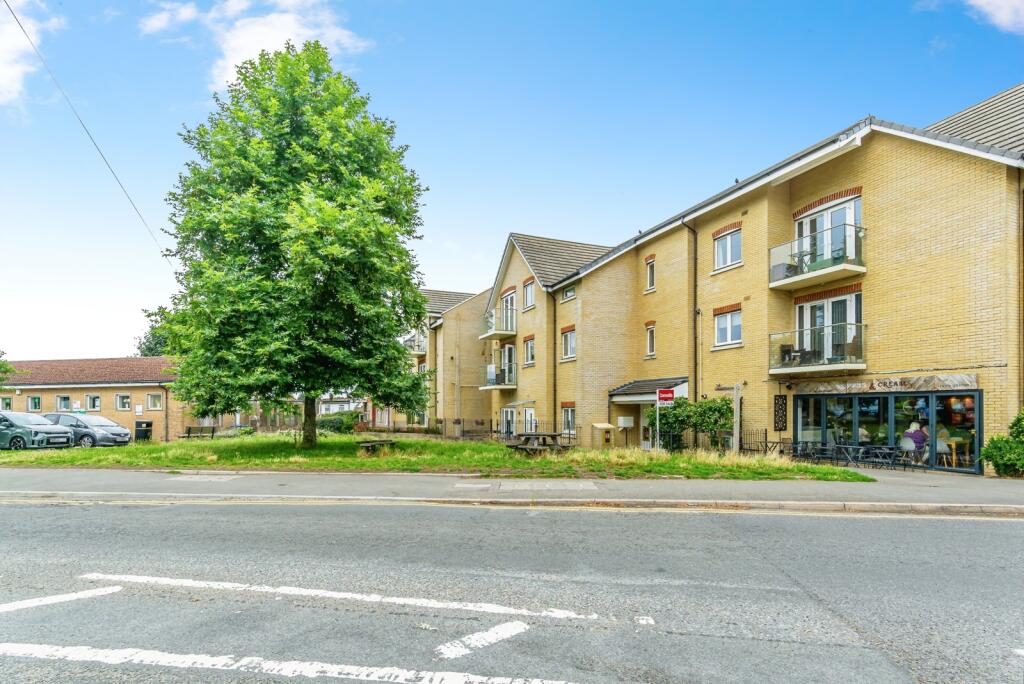 2 bed 1st Floor Flat for rent in Caterham. From Bairstow Eves Lettings - Purley