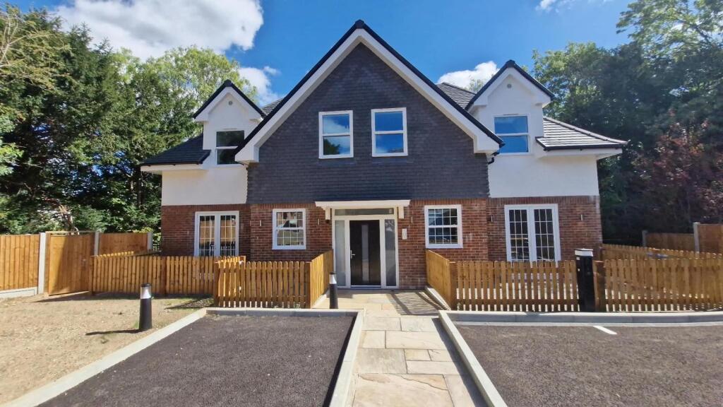 3 bed 1st Floor Flat for rent in Purley. From Bairstow Eves Lettings - Purley 3 bed 1st Floor Flat for rent in Purley. From Bairstow Eves Lettings - Purley