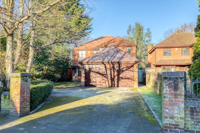 4 bed Detached House for rent in Weybridge. From James Neave Estate Agents