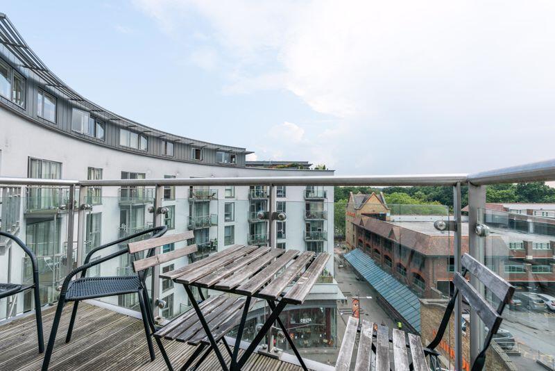 2 bed 1st Floor Flat for rent in Walton-on-Thames. From James Neave - The Estate Agent - Walton On Thames