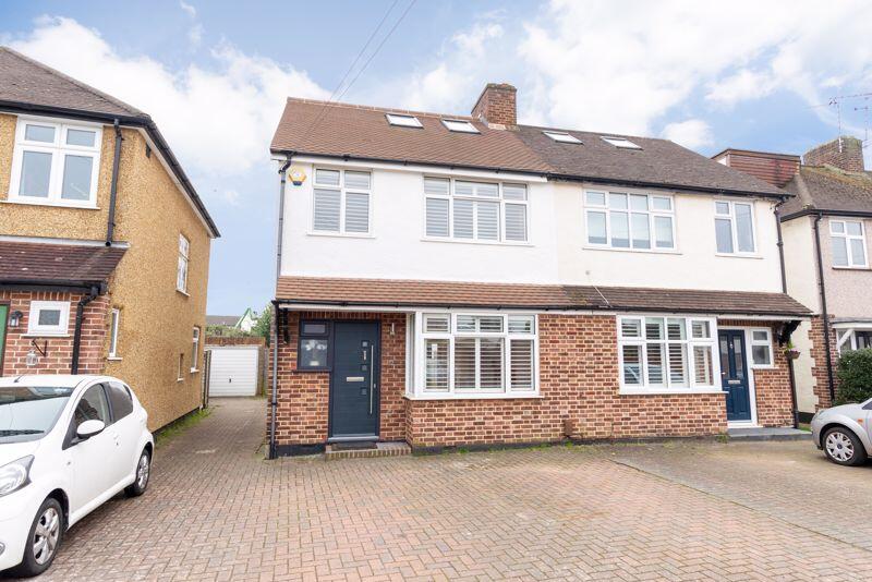 4 bed Semi Detached for rent in Walton-on-Thames. From James Neave - The Estate Agent - Walton On Thames 4 bed Semi Detached for rent in Walton-on-Thames. From James Neave - The Estate Agent - Walton On Thames