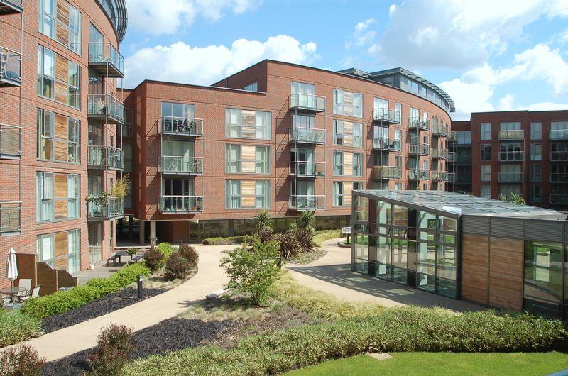 2 bed 1st Floor Flat for rent in Walton-on-Thames. From James Neave - The Estate Agent - Walton On Thames