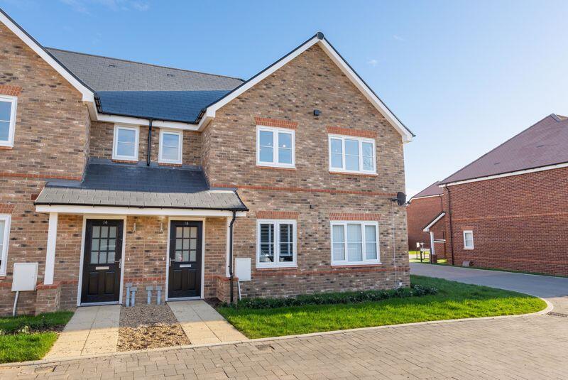 2 bed Annexe for rent in Walton-on-Thames. From James Neave - The Estate Agent - Walton On Thames