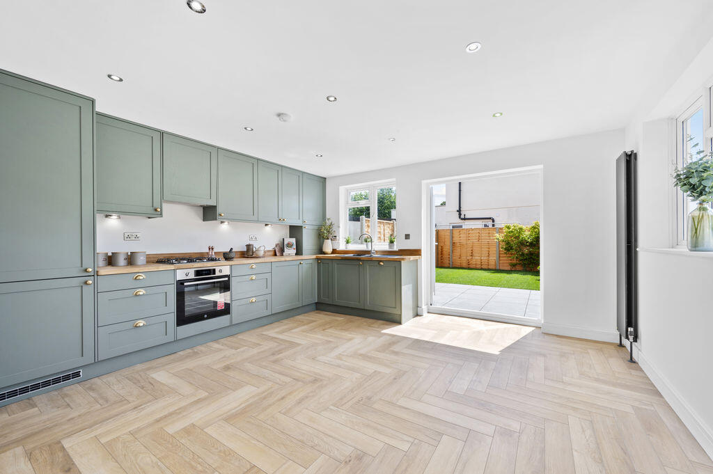 3 bed Semi Detached for rent in Walton-on-Thames. From James Neave - The Estate Agent - Walton On Thames