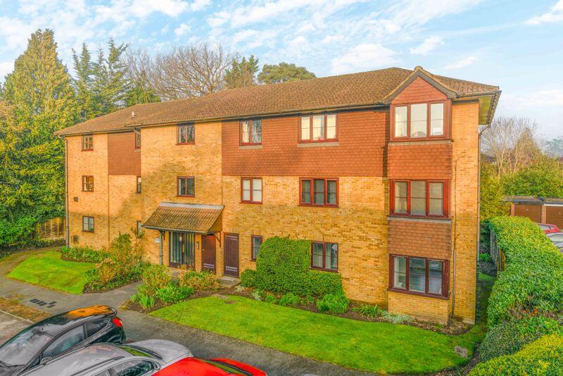 2 bed 1st Floor Flat for rent in Walton-on-Thames. From James Neave - The Estate Agent - Walton On Thames