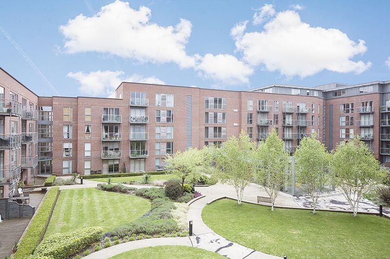 1 bed 1st Floor Flat for rent in Walton-on-Thames. From James Neave - The Estate Agent - Walton On Thames