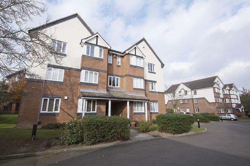 1 bed 1st Floor Flat for rent in Walton-on-Thames. From James Neave - The Estate Agent - Walton On Thames