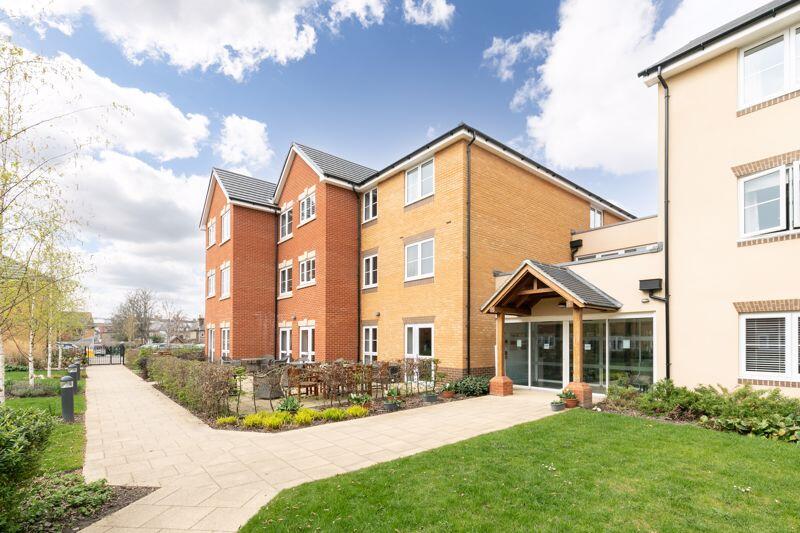 1 bed 1st Floor Flat for rent in Walton-on-Thames. From James Neave - The Estate Agent - Walton On Thames