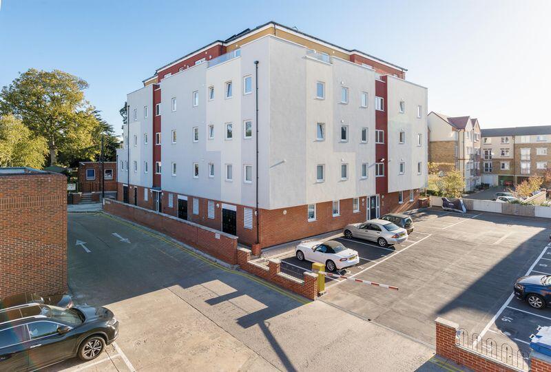 2 bed 1st Floor Flat for rent in Walton-on-Thames. From James Neave - The Estate Agent - Walton On Thames