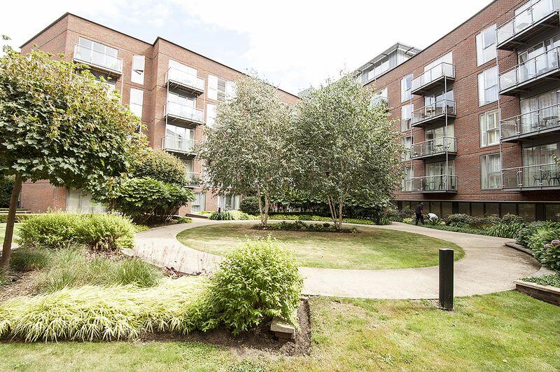1 bed 1st Floor Flat for rent in Walton-on-Thames. From James Neave - The Estate Agent - Walton On Thames 1 bed 1st Floor Flat for rent in Walton-on-Thames. From James Neave - The Estate Agent - Walton On Thames