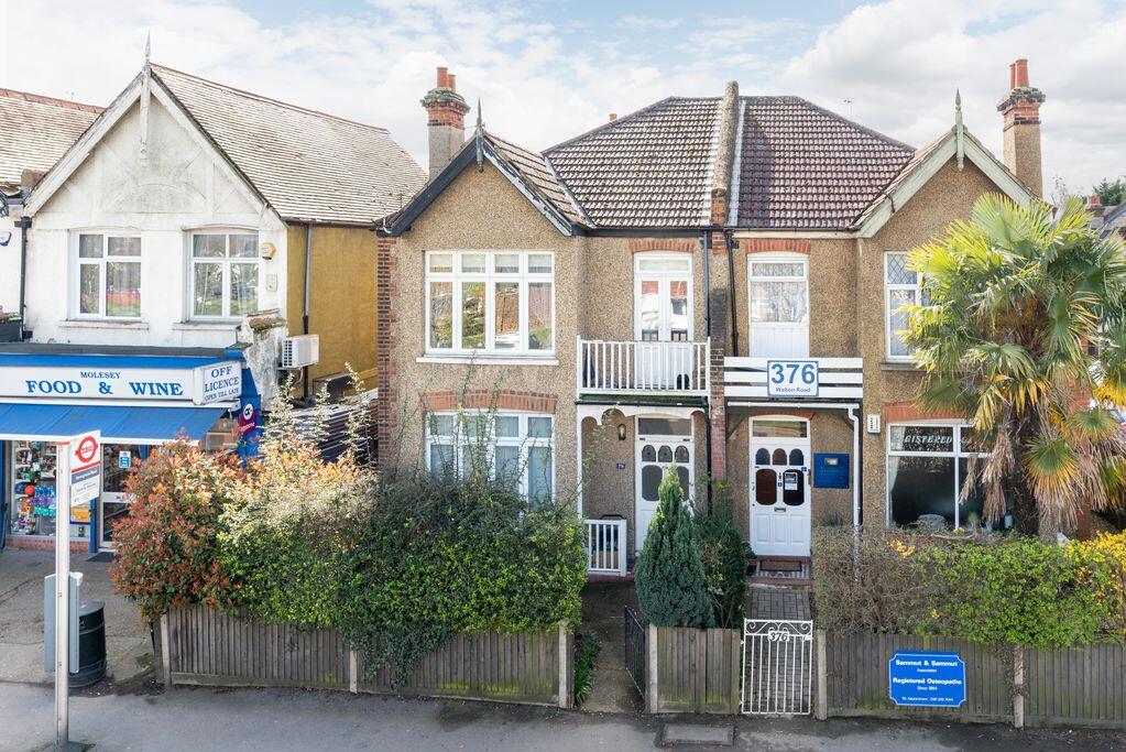 2 bed 1st Floor Flat for rent in West Molesey. From James Neave - The Estate Agent - Walton On Thames