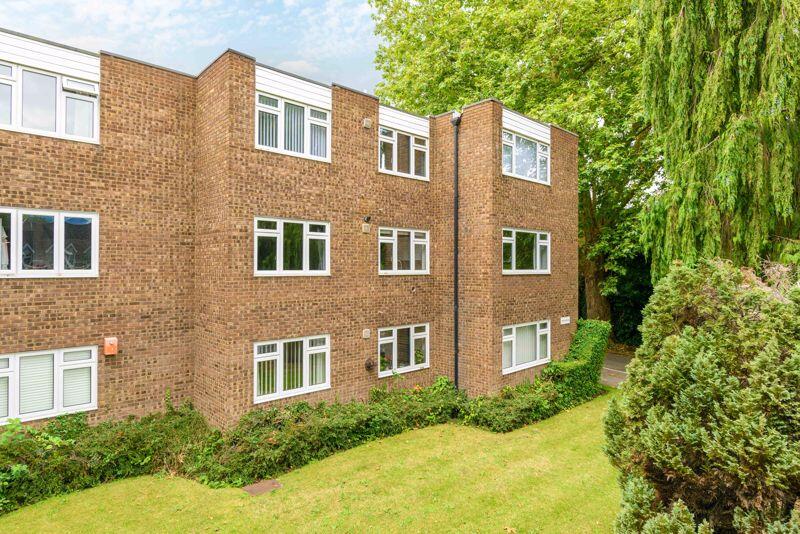 2 bed 1st Floor Flat for rent in Walton-on-Thames. From James Neave - The Estate Agent - Walton On Thames 2 bed 1st Floor Flat for rent in Walton-on-Thames. From James Neave - The Estate Agent - Walton On Thames