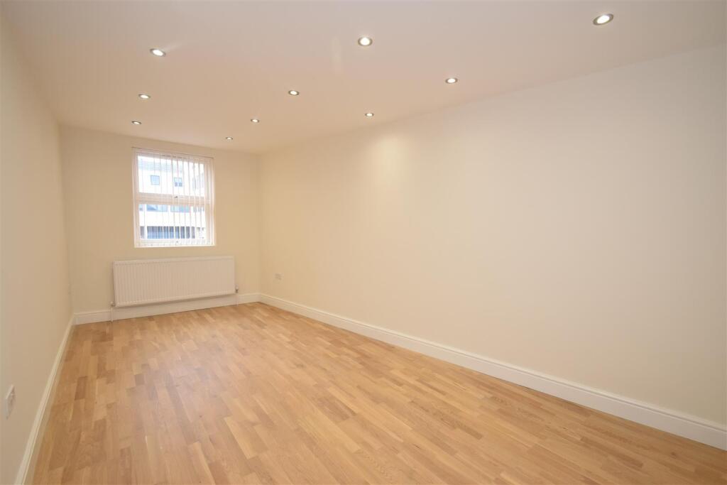 1 bed 1st Floor Flat for rent in New Malden. From Fieldhouse Residential Ltd - Battersea