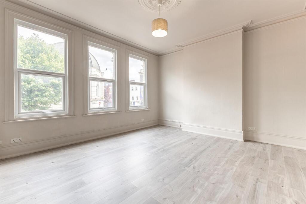 3 bed 1st Floor Flat for rent in Hampstead. From Fieldhouse Residential Ltd - Battersea 3 bed 1st Floor Flat for rent in Hampstead. From Fieldhouse Residential Ltd - Battersea