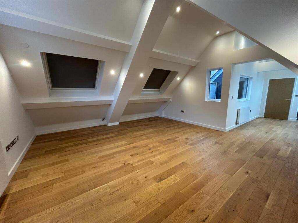 2 bed 1st Floor Flat for rent in Islington. From Fieldhouse Residential Ltd - Battersea