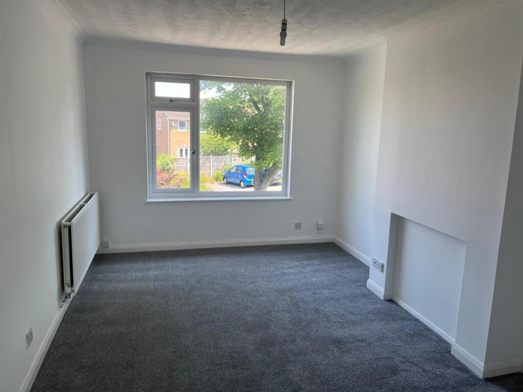 1 bed 1st Floor Flat for rent in Cliddesden. From Fieldhouse Residential Ltd - Battersea 1 bed 1st Floor Flat for rent in Cliddesden. From Fieldhouse Residential Ltd - Battersea