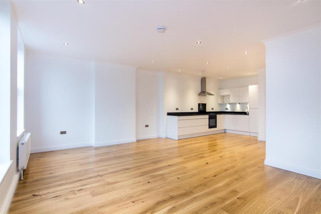 2 bed 1st Floor Flat for rent in Wimbledon. From Fieldhouse Residential Ltd - Battersea