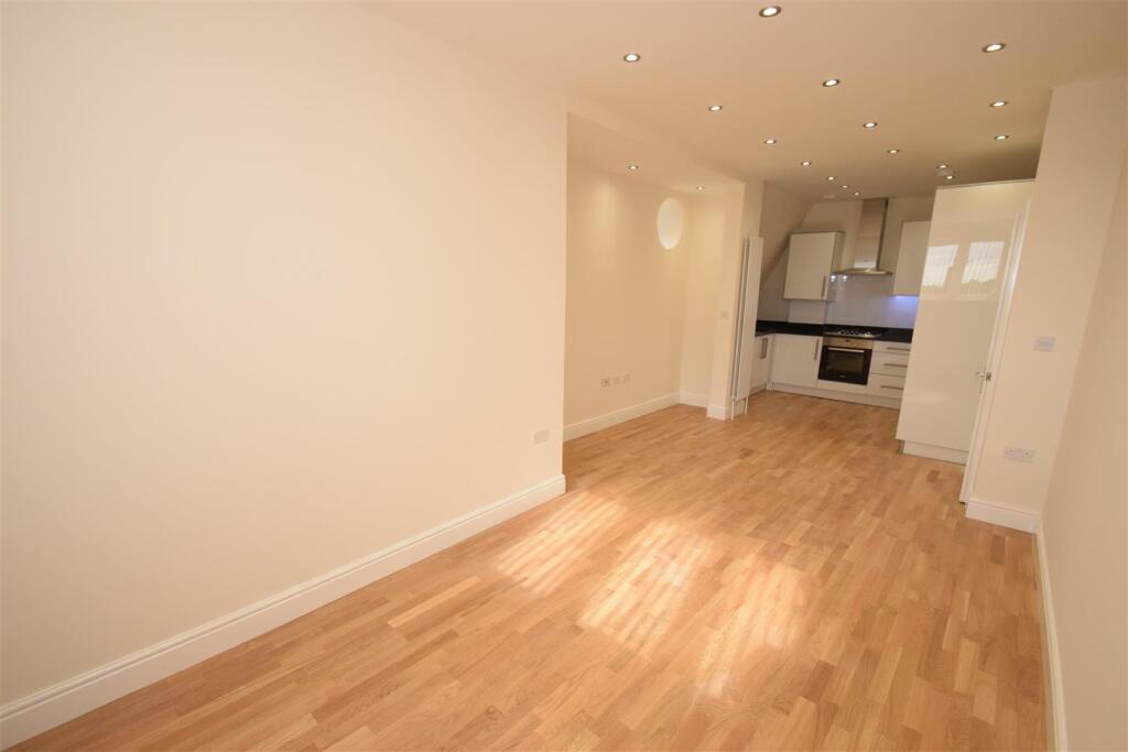 1 bed 1st Floor Flat for rent in New Malden. From Fieldhouse Residential Ltd - Battersea