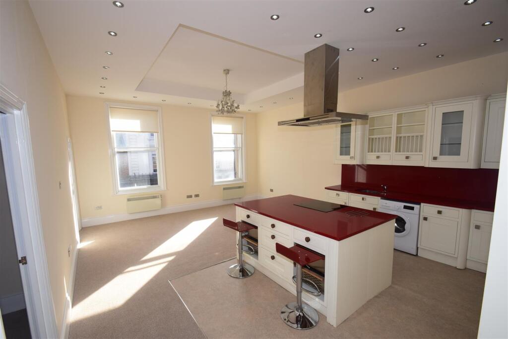 2 bed 1st Floor Flat for rent in Bedford. From Fieldhouse Residential Ltd - Battersea